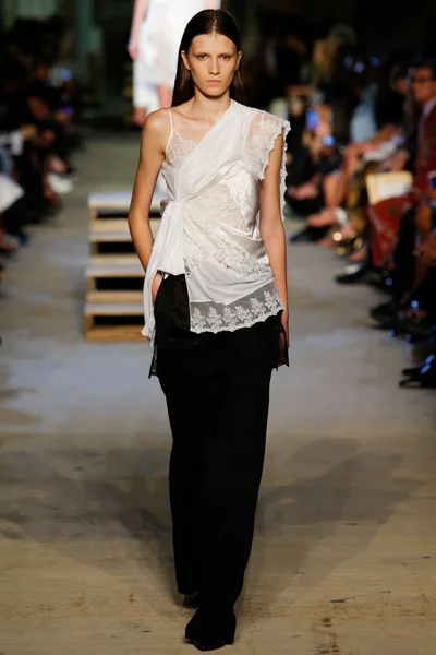 Look 26